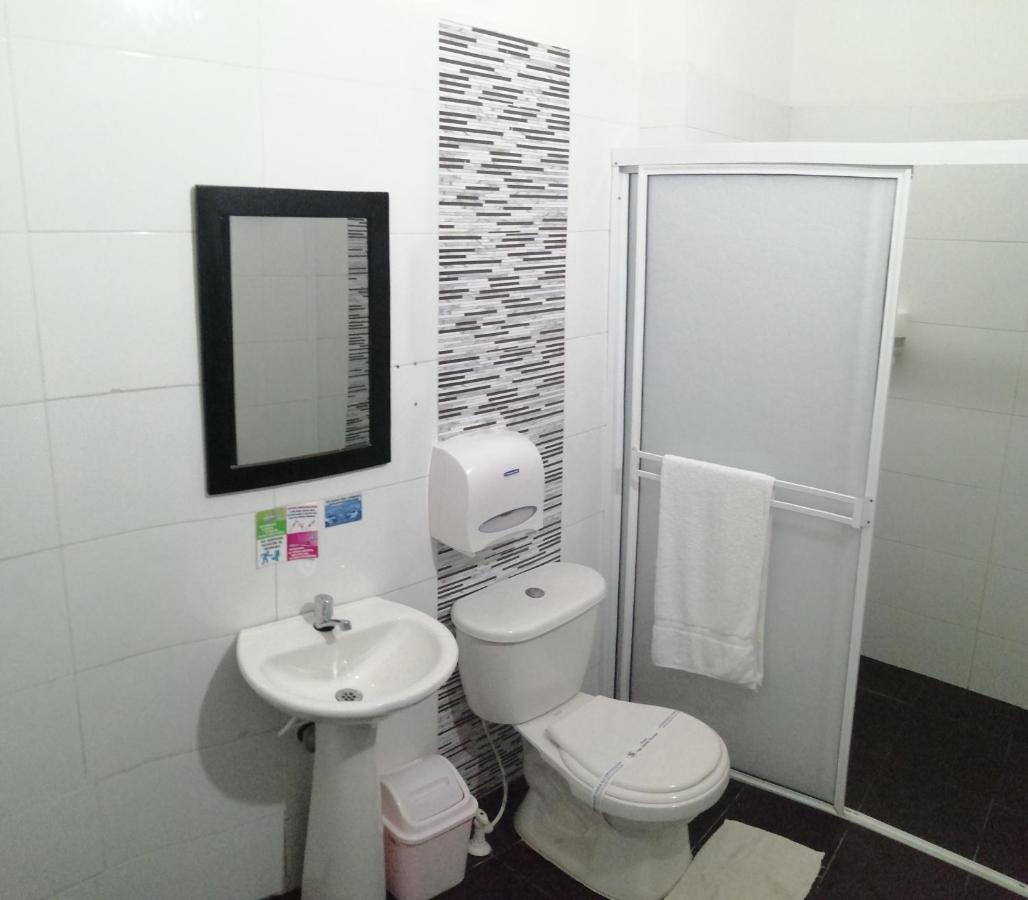 Hotel San Adolfo Carepa Bagian luar foto